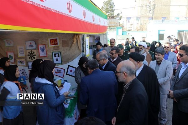 آیین استانی نواختن زنگ گلبانگ انقلاب اسلامی