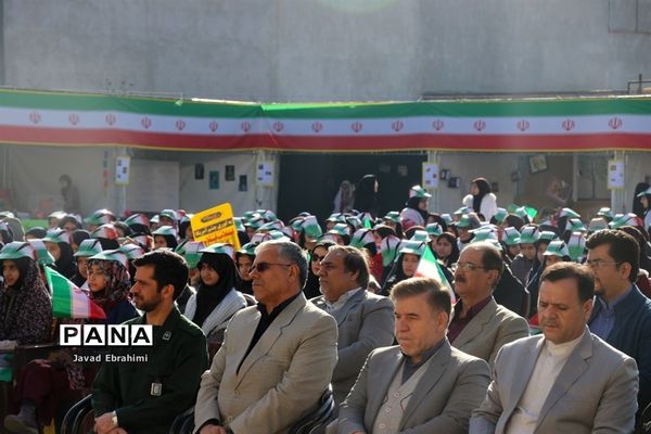 آیین استانی نواختن زنگ گلبانگ انقلاب اسلامی