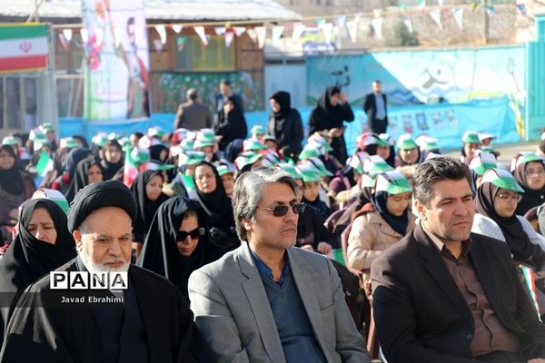 آیین استانی نواختن زنگ گلبانگ انقلاب اسلامی