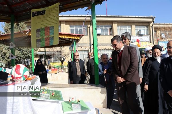 آیین استانی نواختن زنگ گلبانگ انقلاب اسلامی