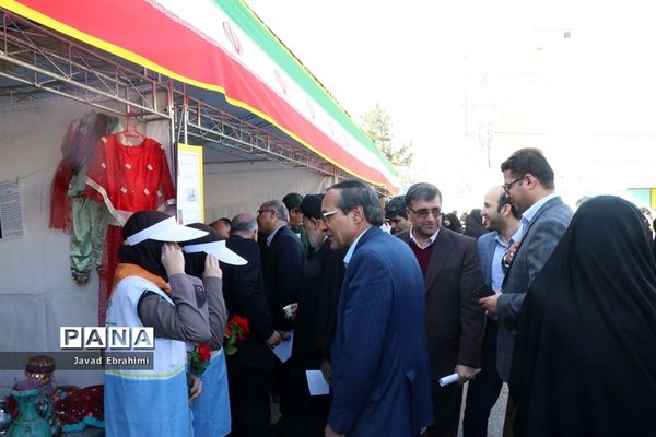 آیین استانی نواختن زنگ گلبانگ انقلاب اسلامی
