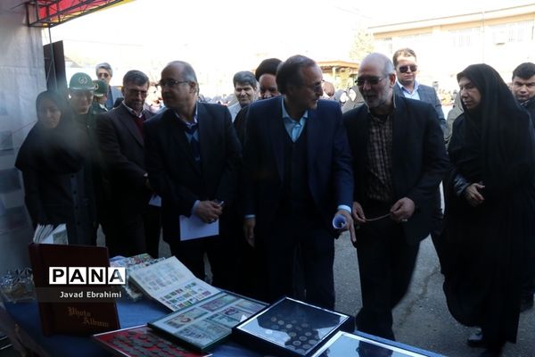 آیین استانی نواختن زنگ گلبانگ انقلاب اسلامی