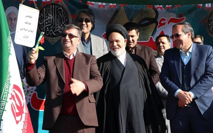 چهلمین گلبانگ انقلاب اسلامی ایران در مدارس خراسان رضوی طنین انداز شد