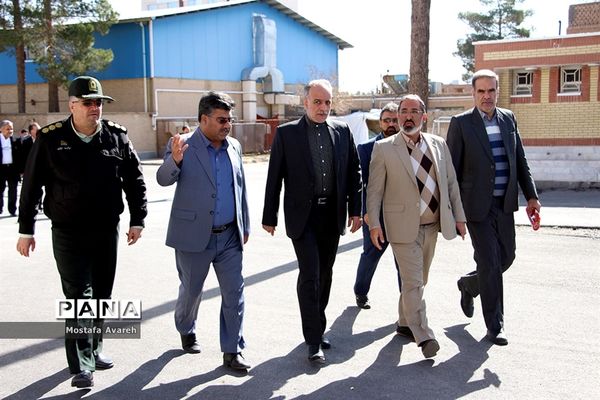 افتتاح نمایشگاه دستاوردها و توانمندی‌های دانش‌آموزان دبیرستان عصرانقلاب