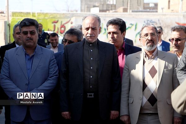 افتتاح نمایشگاه دستاوردها و توانمندی‌های دانش‌آموزان دبیرستان عصرانقلاب