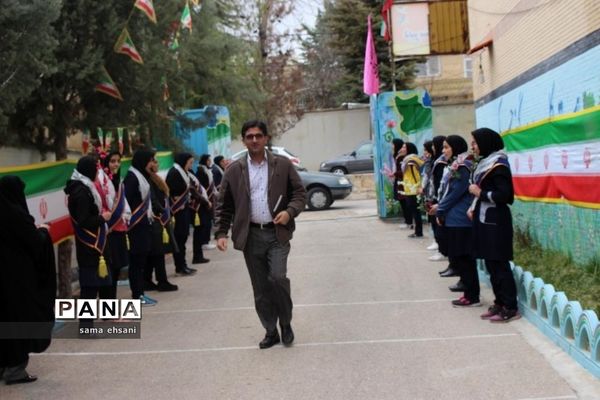 نواخته شدن زنگ انقلاب در مدارس کهگیلویه وبویراحمد