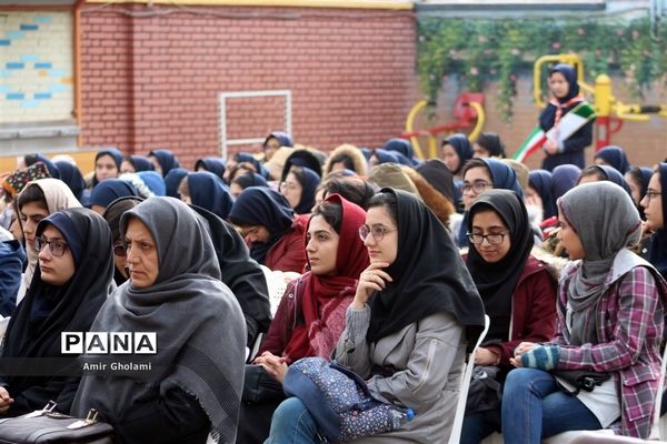 زنگ انقلاب در مدارس منطقه چهاردانگه طنین‌انداز شد