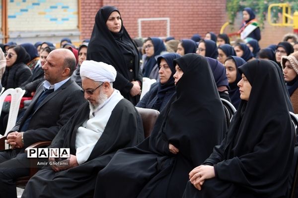 زنگ انقلاب در مدارس منطقه چهاردانگه طنین‌انداز شد