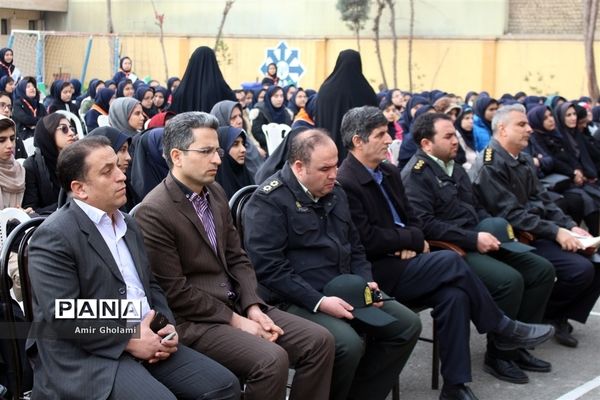 زنگ انقلاب در مدارس منطقه چهاردانگه طنین‌انداز شد