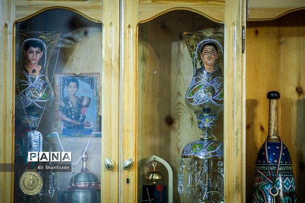 دیدار وزیر آموزش و پرورش با خانواده شهید طوقانی‬‎