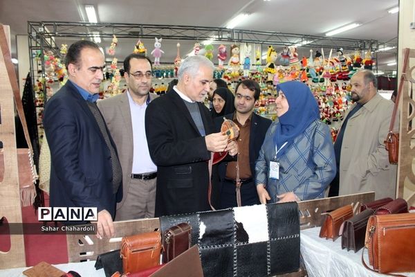 افتتاح نمایشگاه دستاوردهای انقلاب اسلامی در همدان