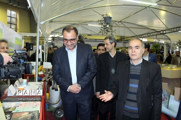 افتتاح نمایشگاه دستاوردهای انقلاب اسلامی در همدان