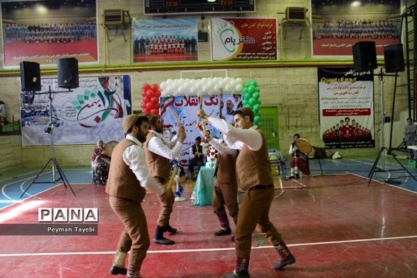 زنگ انقلاب در سالن انقلاب شهرستان سمنان