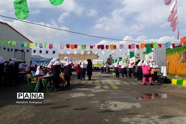 برگزاری بازارچه کاروفناوری دردبستان دخترانه علامه حلی