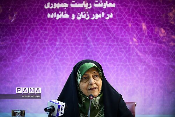 نشست خبری ابتکار در آستانه چهلمین سالگرد پیروزی انقلاب اسلامی