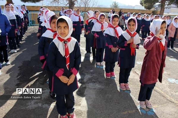 بازدید و ارزیابی مسئولان سازمان دانش‌آموزی مرکز از فعالیت های شهرستان مهدیشهر