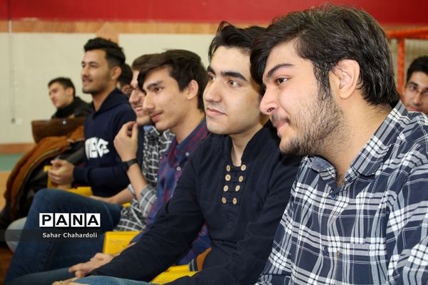 تجلیل از برگزیدگان مسابقات فرهنگی و هنری و پرسش مهر ناحیه 2 همدان