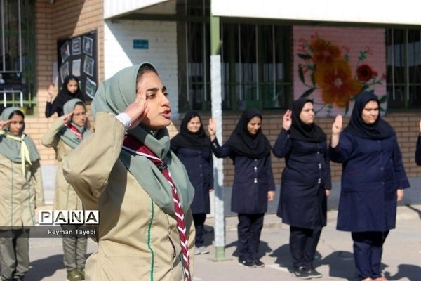 بازدید و ارزیابی مسئولان سازمان دانش‌آموزی مرکز از فعالیت‌های شهرستان سمنان