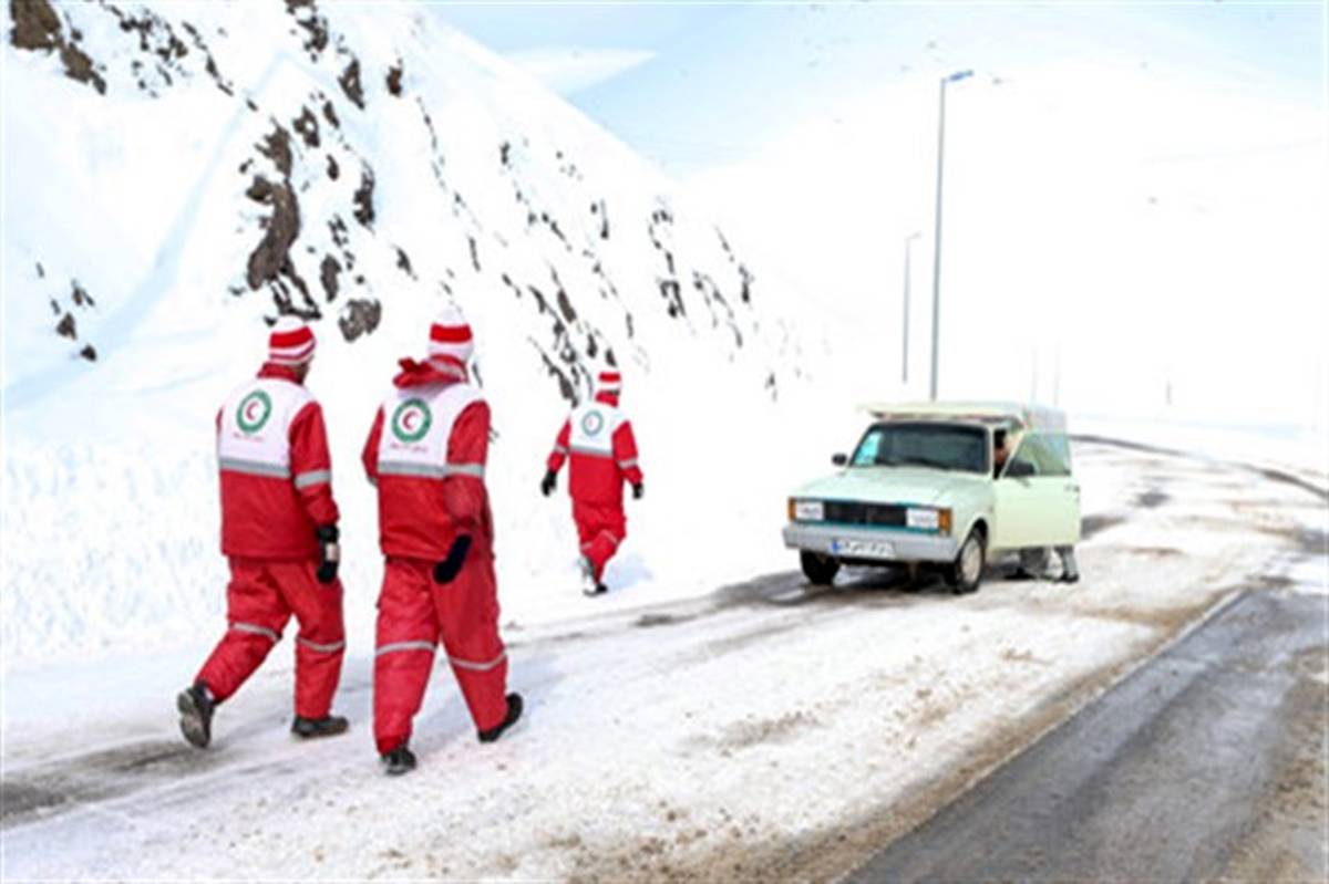امدادرسانی ۵۱۵ امدادگر در ۹ استان متاثر از برف و کولاک و سیل