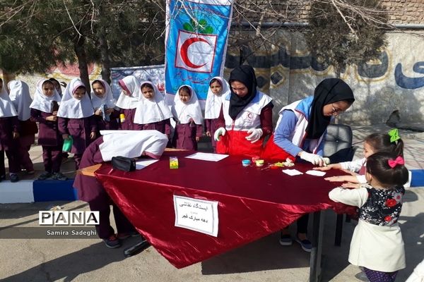 حضور کاروان سلامت هلال احمر پاکدشت در جمال آباد