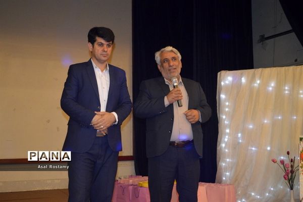 جشن بزرگ انقلاب در دبستان شهید کاوه  بوشهر-2