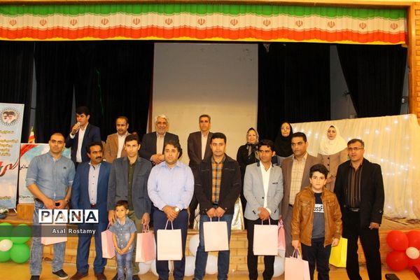 جشن بزرگ انقلاب در دبستان شهید کاوه  بوشهر-2