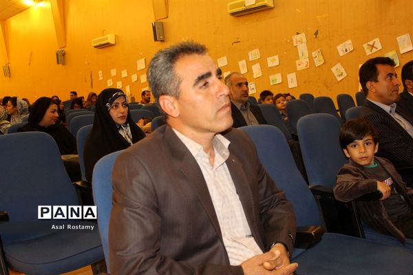 جشن بزرگ انقلاب در دبستان شهید کاوه  بوشهر-2
