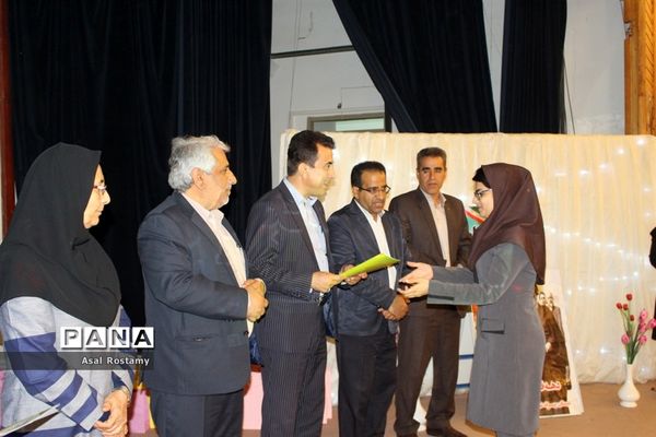 جشن بزرگ انقلاب در دبستان شهید کاوه  بوشهر-2