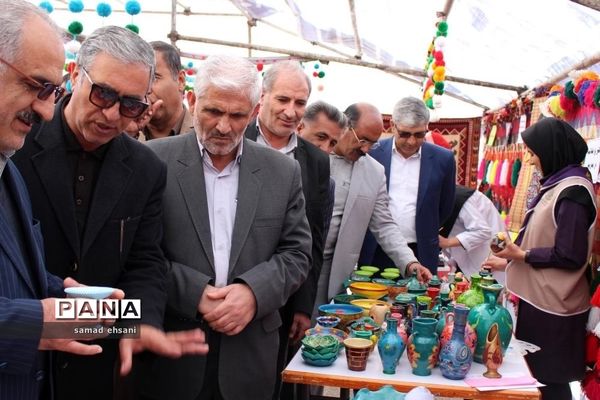 نمایشگاه دست آوردهای دانش آموزان دبیرستان دخترانه حجاب شهر یاسوج