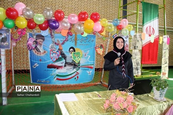 مراسم تحلیف دستمال گردن با حضور رئیس سازمان دانش‌آموزی استان همدان
