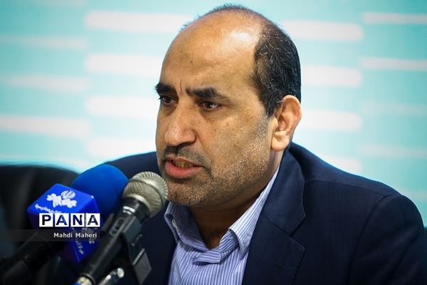 نشست خبری غلامرضا کریمی، به مناسبت چهلمین سالگرد پیروزی انقلاب اسلامی ایران