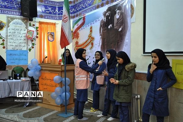 جشن چهل سالگی انقلاب اسلامی در دبیرستان نمونه کاشی نیلوفر