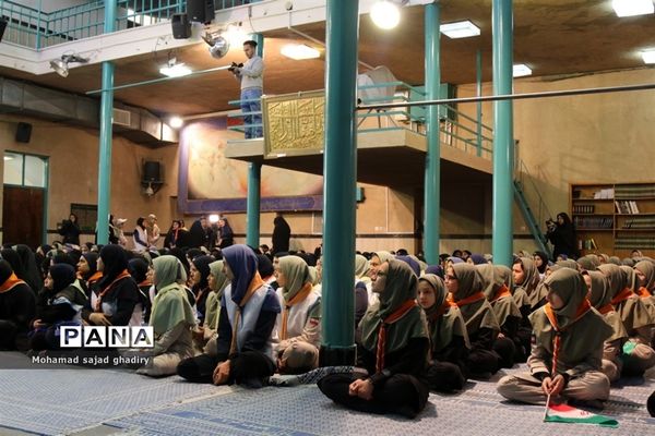 حضور پیشتازان فاطمی در حسینیه جماران در ایام مبارک دهه فجر
