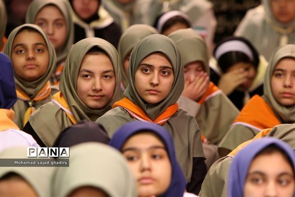 حضور پیشتازان فاطمی در حسینیه جماران در ایام مبارک دهه فجر