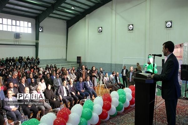 افتتاح دو پروژه ورزشی  دربهارستان با حضور وزیر ورزش و جوانان