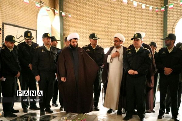 برگزاری مراسم عطرافشانی قبور شهدا در شهرقدس