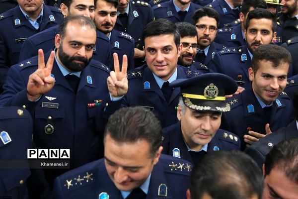 دیدار فرماندهان و کارکنان نیروی هوایی ارتش با رهبر انقلاب