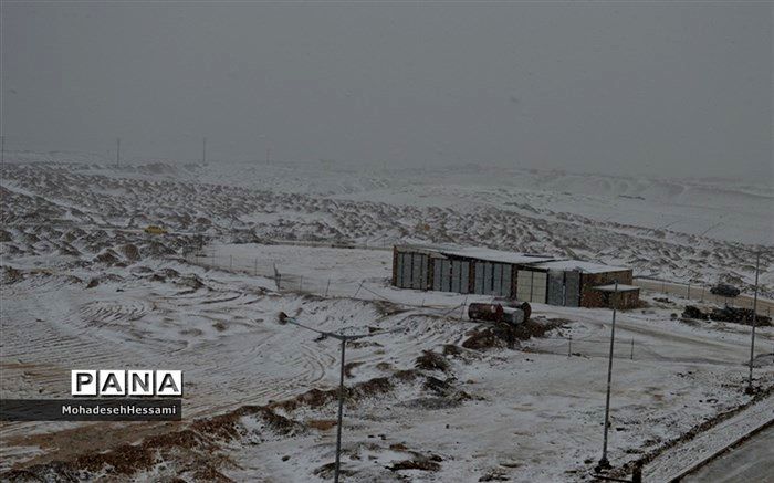 بارش برف و باران در بیشتر جاده‌های کشور