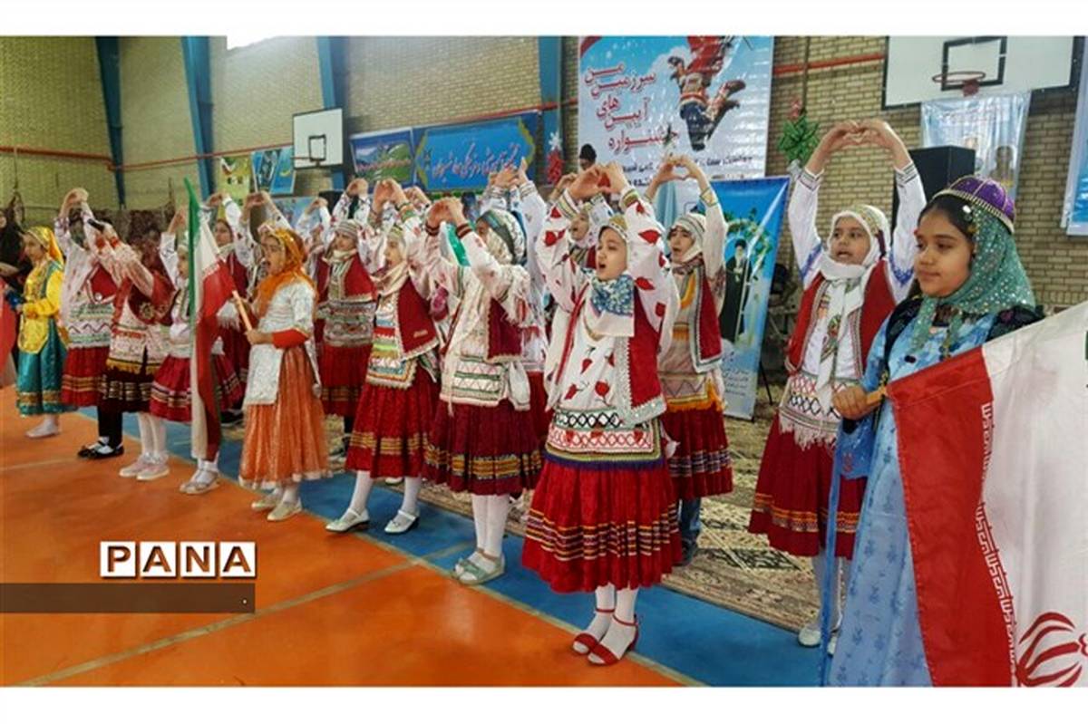 معاون سما دانشگاه آزاد اسلامی : مراکز آموزشی و فرهنگی وظیفه سنگینی در حفظ هویت ایرانی و اسلامی جوانان امروز دارند.