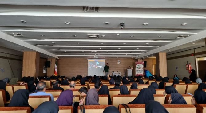 کارگاه توانمندسازی معاونان و مربیان و مشاوران مدارس ناحیه ۴ اصفهان 