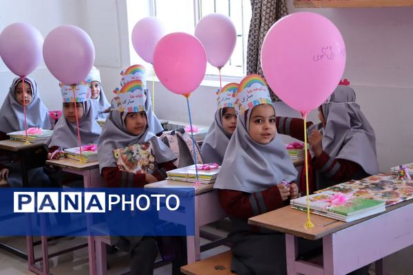 مراسم جشن شکوفه‌ها در مدارس ابرکوه