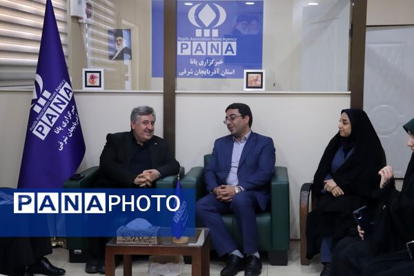 حضور مدیرکل فرهنگ و ارشاد اسلامی آذربایجان شرقی در دفتر خبرگزاری پانا استان به‌مناسبت روز خبرنگار