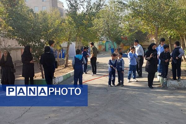 برگزاری مسابقات روز آزمایشگاه در پژوهش سرای بصیرت یک ناحیه دو شهرری 