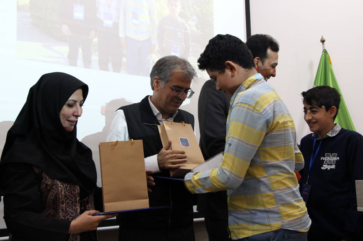 هدف پارک علم فناوری آشنا کردن دانش آموزان با فضای کارآفرینی و فناوری است