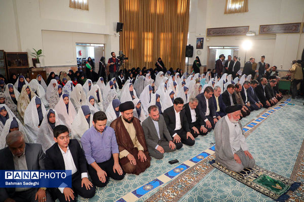 مراسم اقامه نماز جماعت اولین روز بازگشایی مدارس