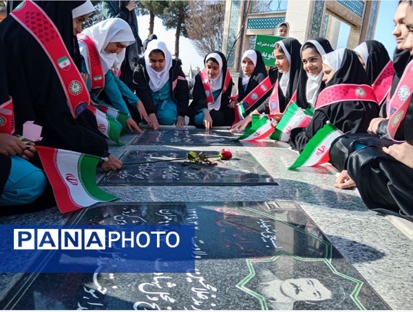 آغاز مراسم دهه فجر با شعار  «حضور تا ظهور» در گلزار شهدای سبزوار