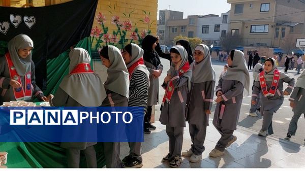 برپایی ایستگاه صلواتی در دبستان شهدای راه آهن ناحیه هفت