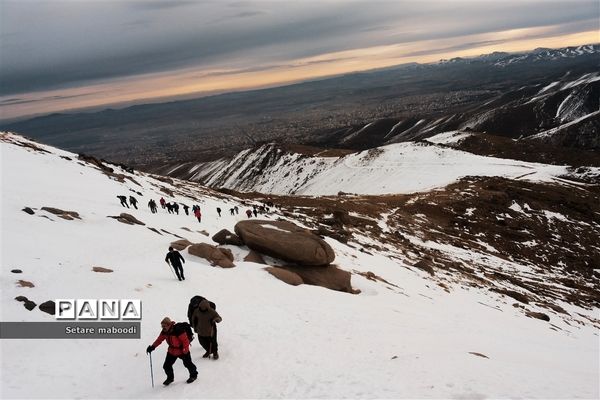 کوهستان‌های برفی شهر همدان