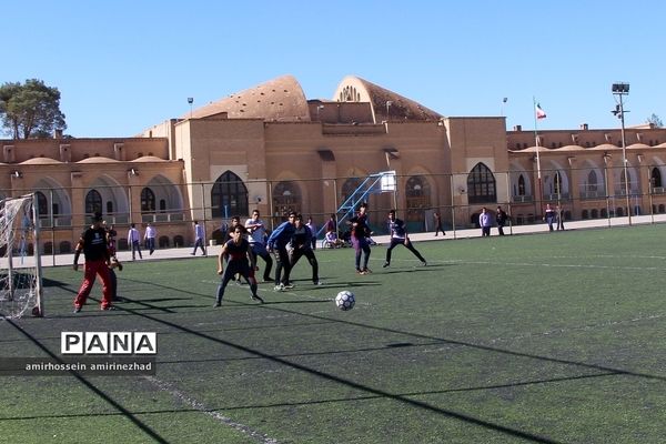افتتاحیه مسابقات فوتبال دبیرستان ایرانشهر