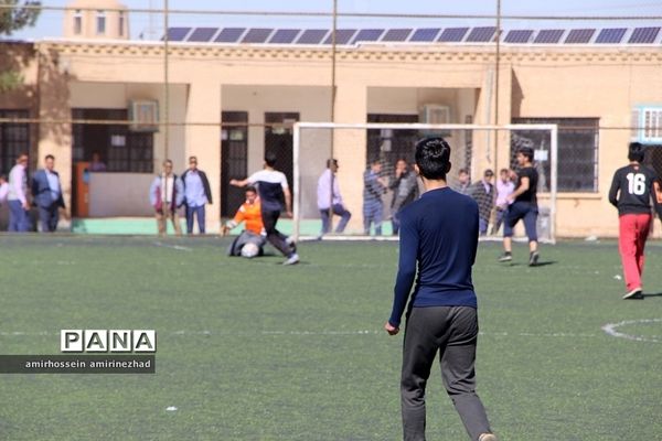 افتتاحیه مسابقات فوتبال دبیرستان ایرانشهر